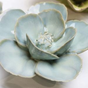 Fleur de Pavot en céramique Bleu à accrocher