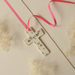 Croix Murale Pink Berry - Cadeau de cérémonie ou Naissance