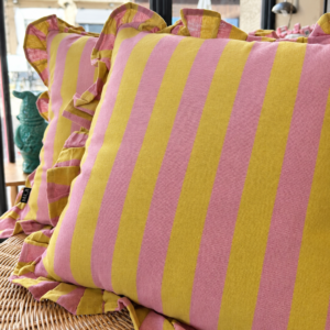 Coussin rayure lilas 45 × 45 cm – Mica Decorations