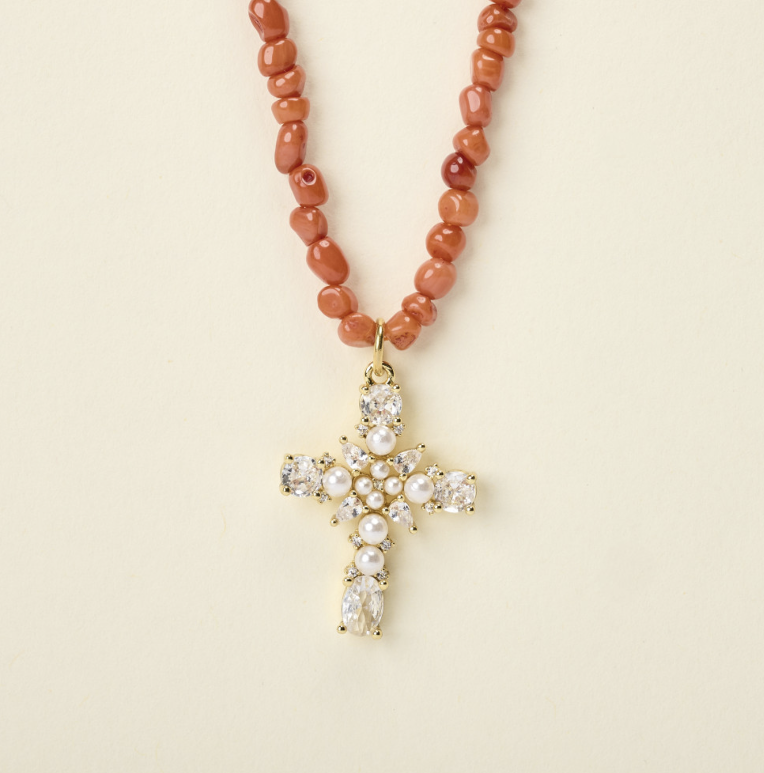 Collier Jora croix perlée – By Garance