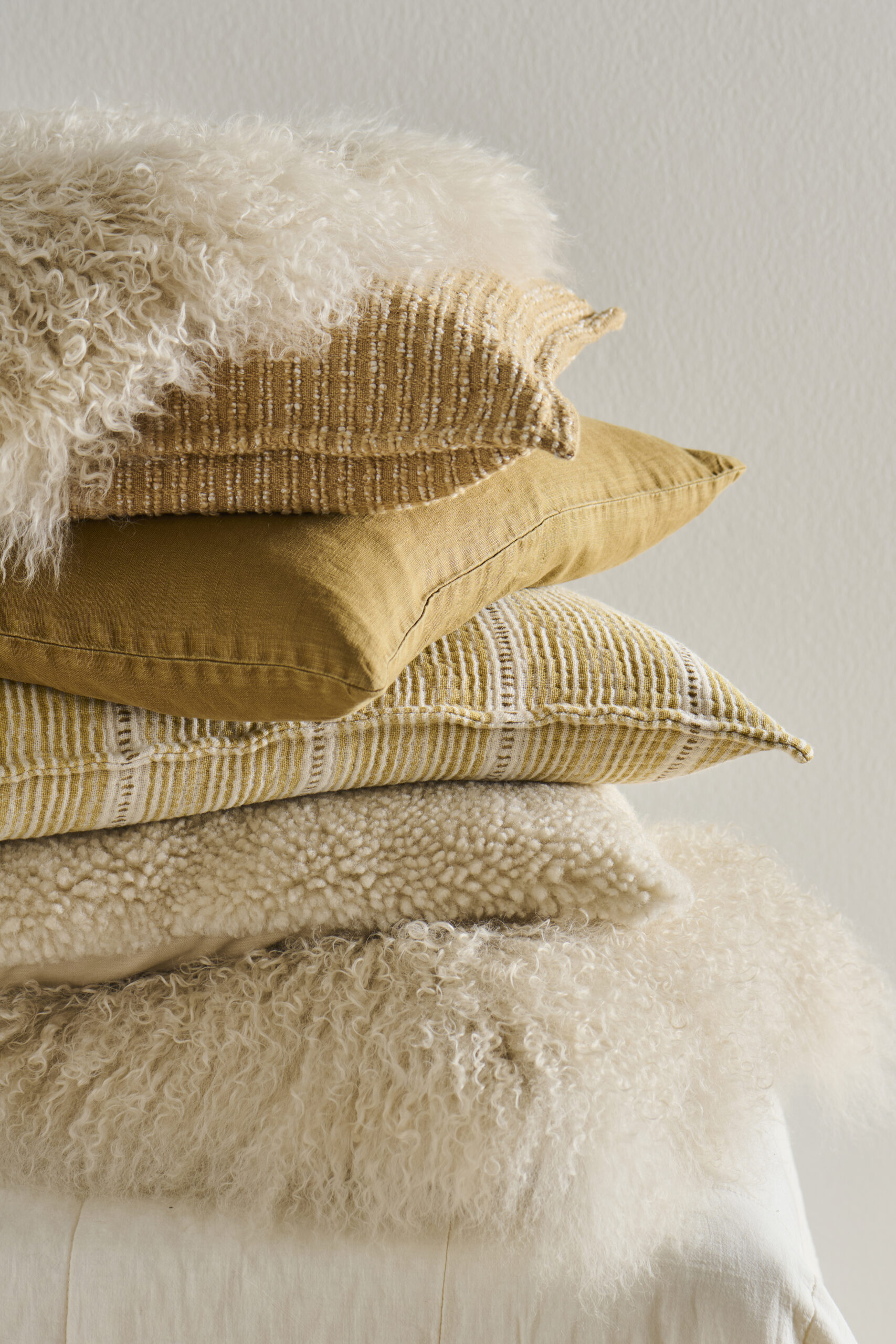 Coussin Cocooning en agneau Cream 40x80 cm – Ib Laursen – Image 3